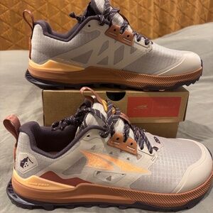 ALTRA Lone Peak 8 trail running shoe W 7.5
